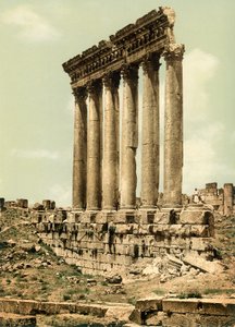 木星寺的Peristyle，巴勒贝克，1880-1900（photochrom） 作者 瑞士摄影师
